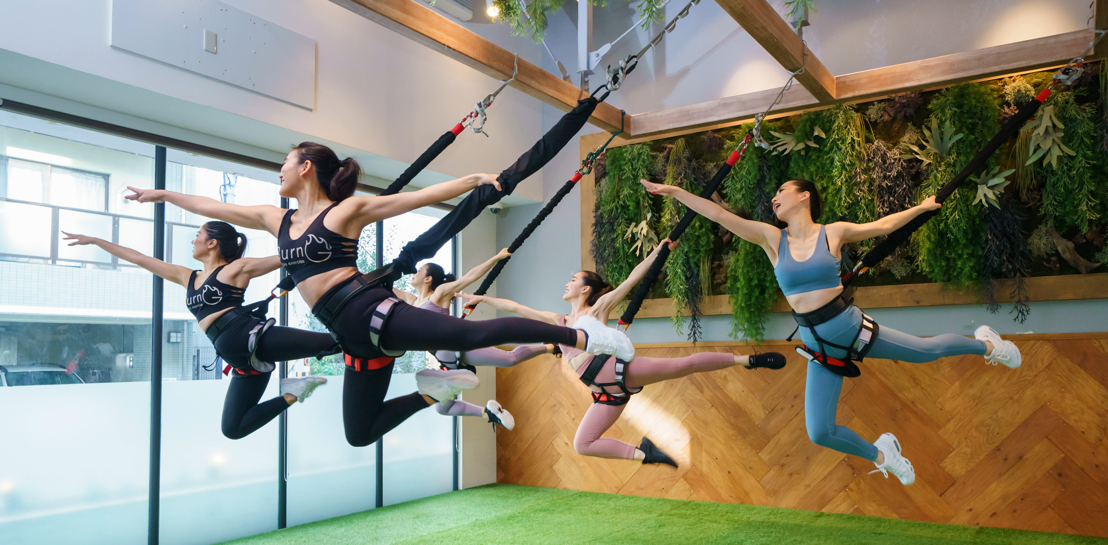 Burn-G名古屋 ゴムの力で空中を飛び回るバンジーフィットネス